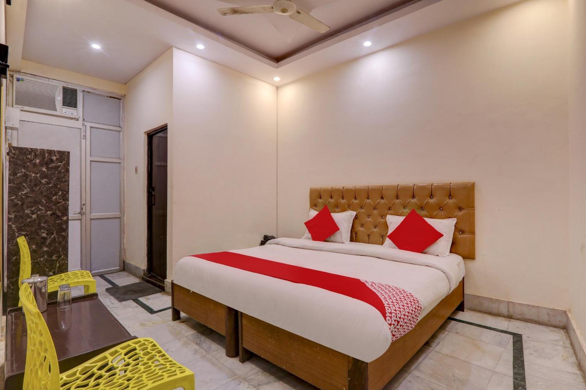 לקנאו Hotel O Moon Palace Near Sahara Ganj Mall מראה חיצוני תמונה