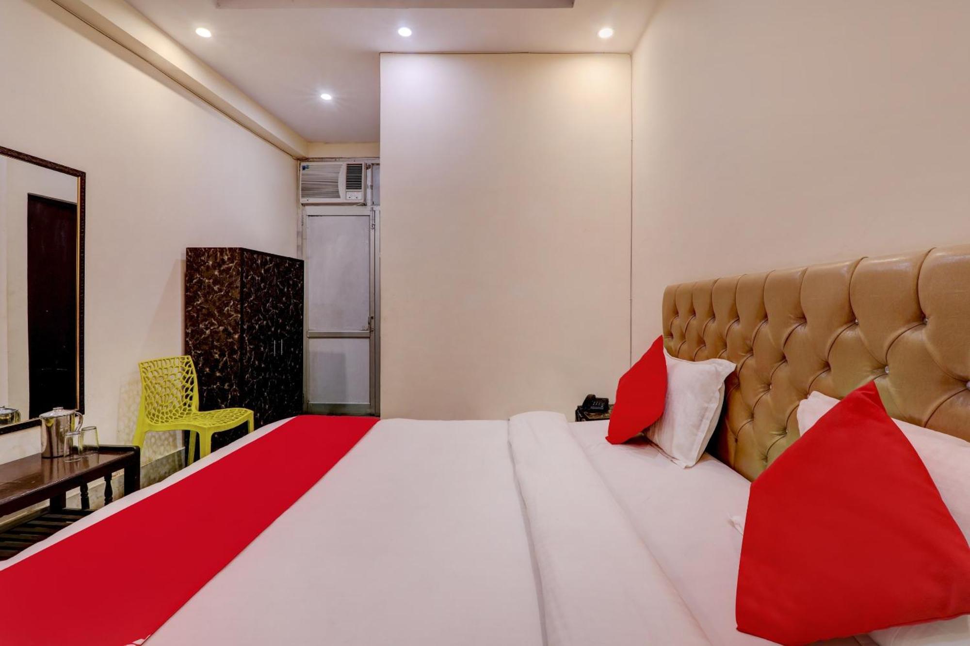 לקנאו Hotel O Moon Palace Near Sahara Ganj Mall מראה חיצוני תמונה